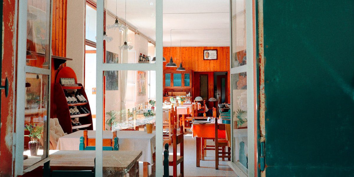 hospedagem e hotelzinho creche para PET Lylicas Dog Hotel cuidados com a saude bucal do seu cao como escovar os dentes 1